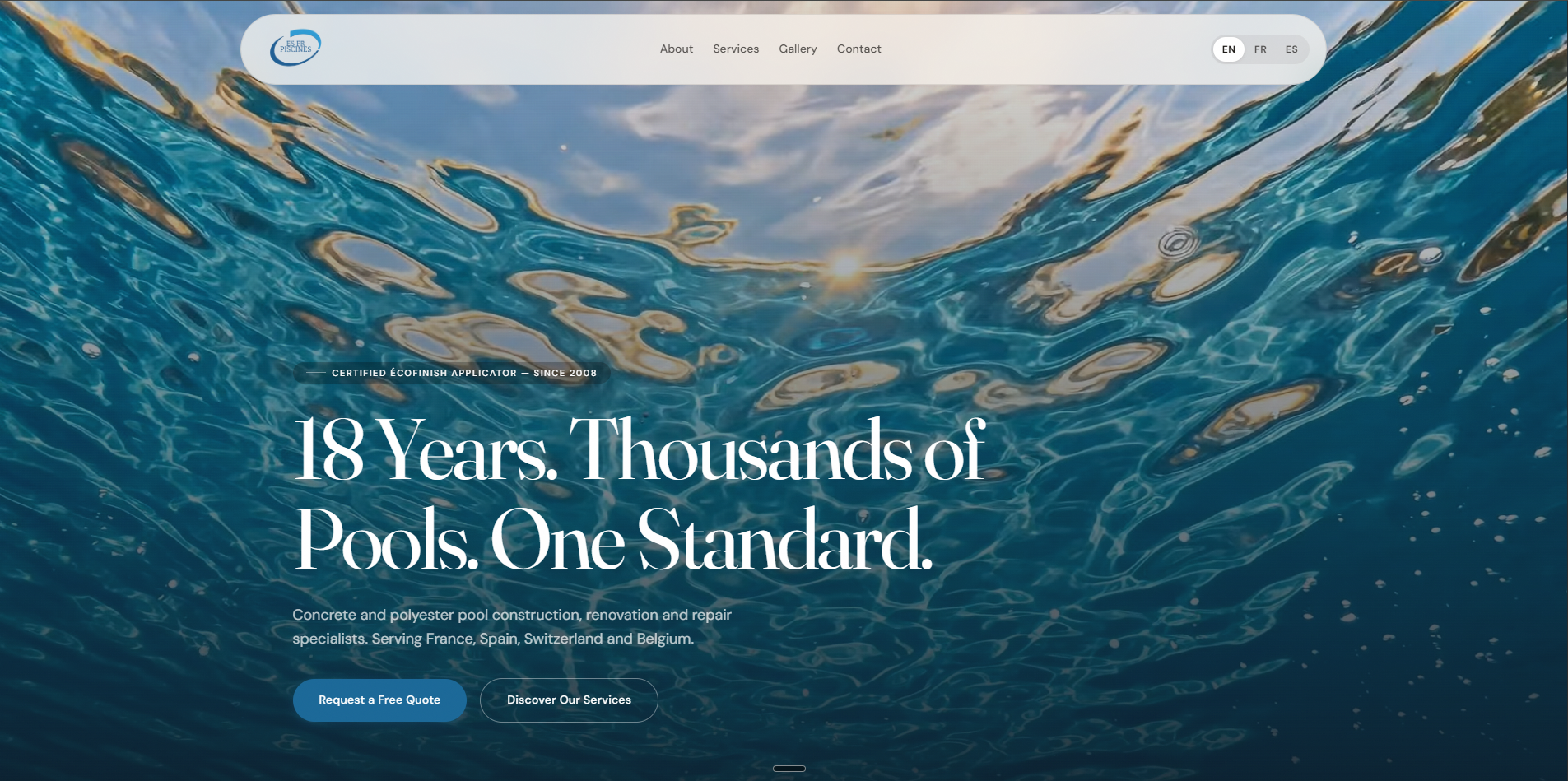 ES FR Piscines website homepage — swimming pool construction and renovation company